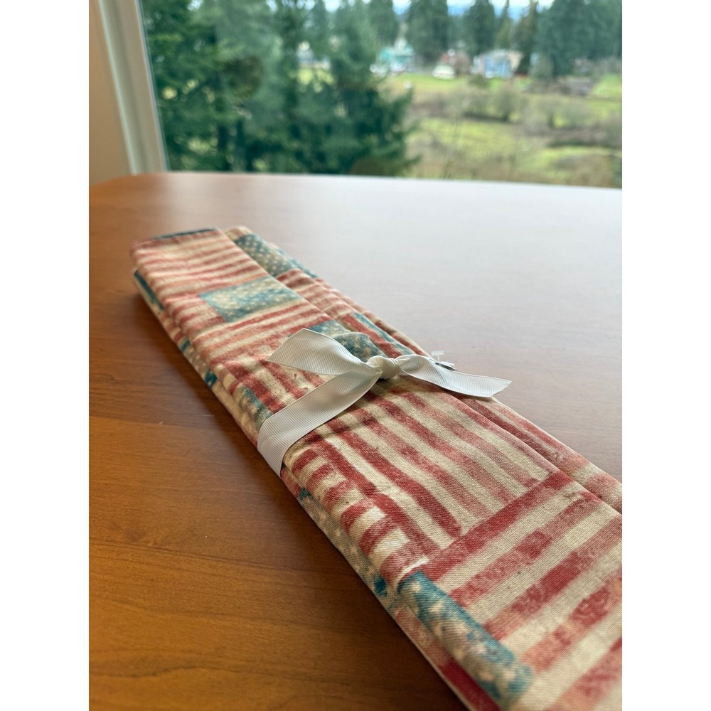 Pottery Barn table runner   Vintage Americana